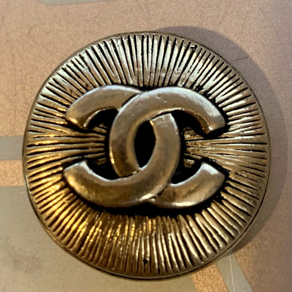 AUTHENTIC Vintage RARE Gold Chanel Brouche